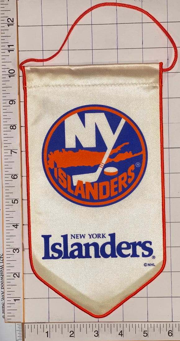 1 NEW YORK ISLANDERS OFFICIALLY LICENSED NHL HOCKEY 10