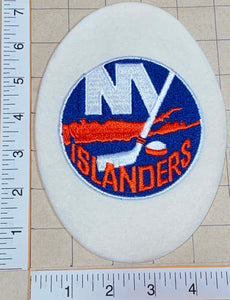 1 VINTAGE NEW YORK ISLANDERS EGG SHAPED NHL HOCKEY EMBLEM CREST PATCH