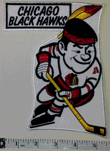 1 VINTAGE CHICAGO BLACK HAWKS NHL HOCKEY CARTOON PLAYER EMBLEM CREST PATCH