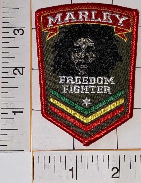 BOB MARLEY FREEDOM FIGHTER REGGAE MUSIC MARIJUANA CANABIS JAMAICA EMBLEM PATCH