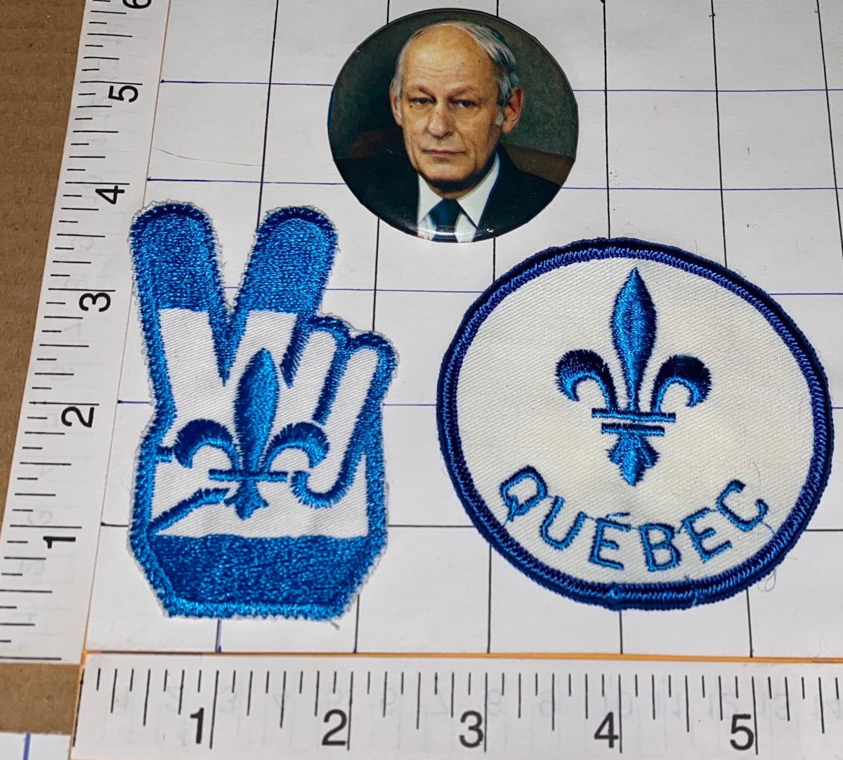 3 RARE QUEBEC RENE LEVESQUE FRENCH PARTI QUEBEC CREST PATCH PINBACK LO ...