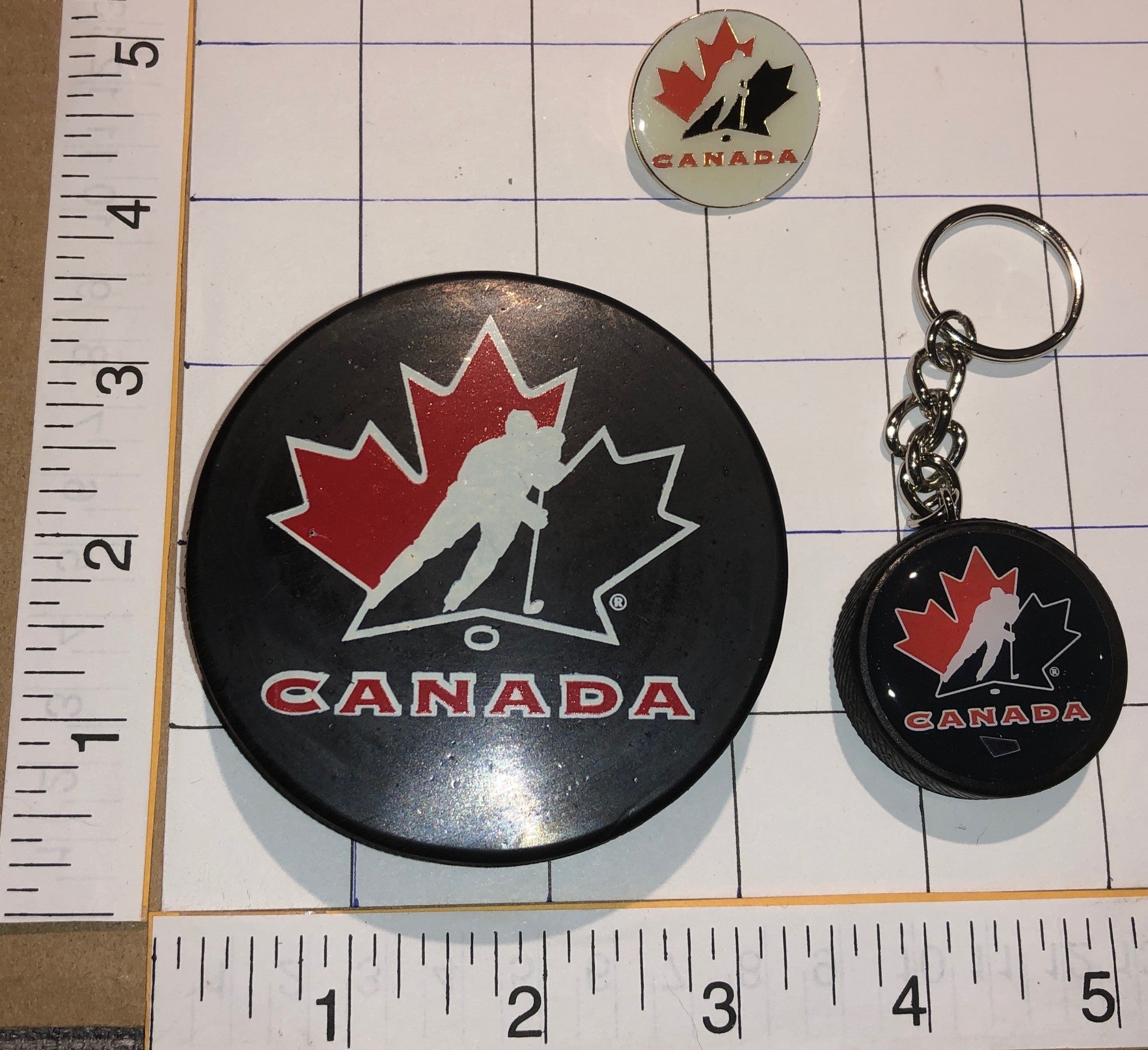 Keychan Pin 1 MIP TEAM CANADA IIHF WORLD JUNIOR CHAMPIONSHIP HOCKEY PUCK KEYCHAIN ...